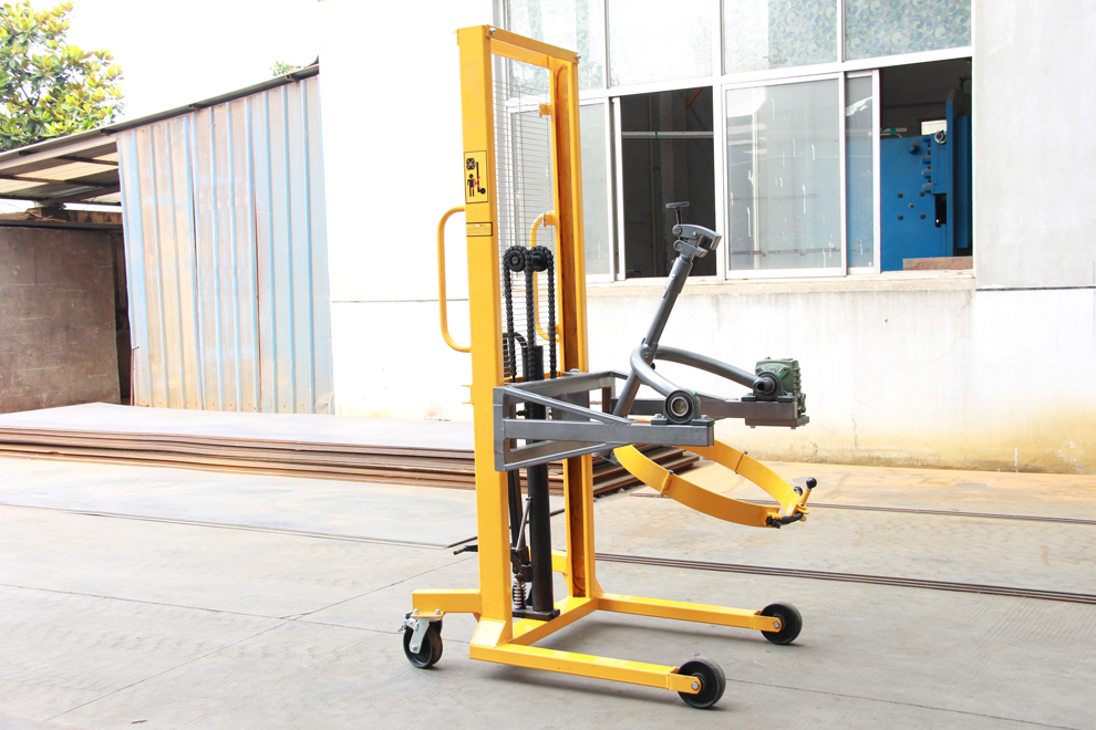 DA450 manual drum dumper